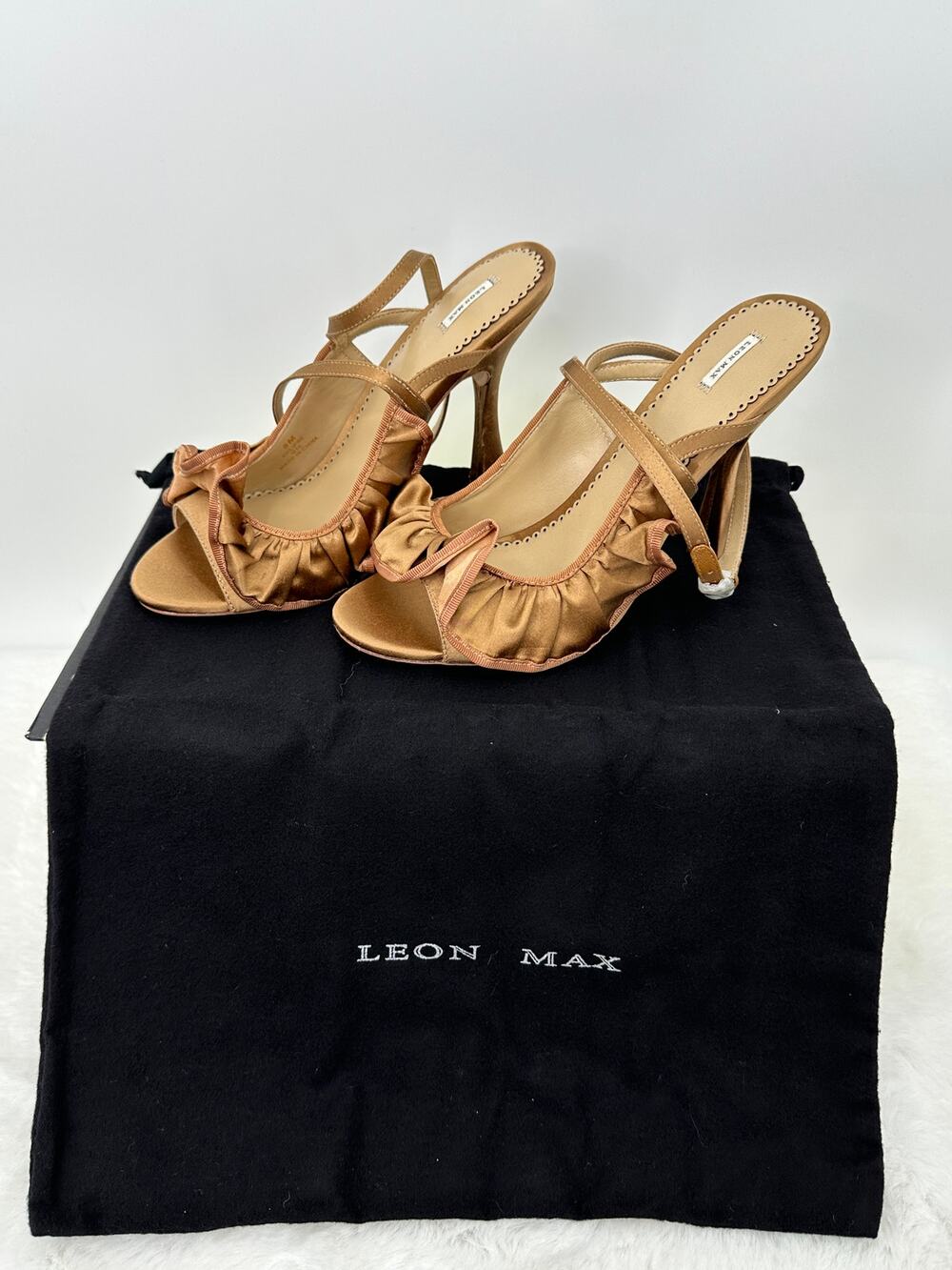 Leon Max Eclipse Satin Ruffle Cross Strap Heels Beige Sz 8 NWB Easton Neston